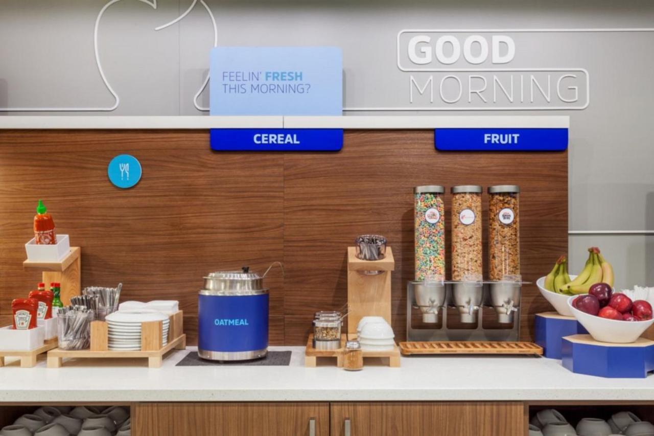 Holiday Inn Express & Suites - Madison West - Middleton By Ihg Extérieur photo