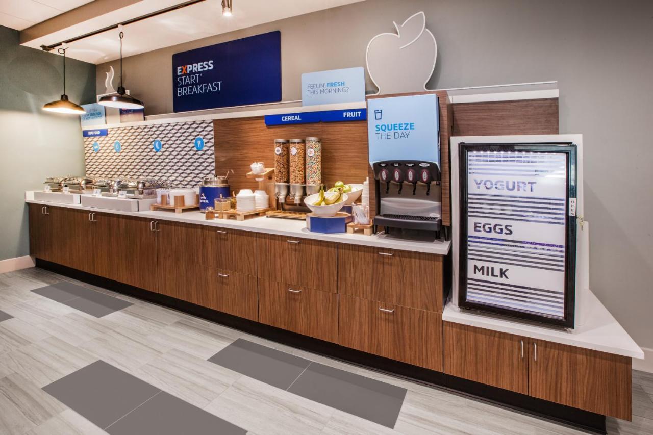 Holiday Inn Express & Suites - Madison West - Middleton By Ihg Extérieur photo