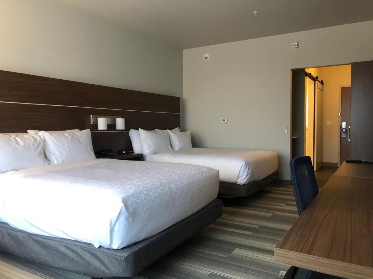 Holiday Inn Express & Suites - Madison West - Middleton By Ihg Extérieur photo