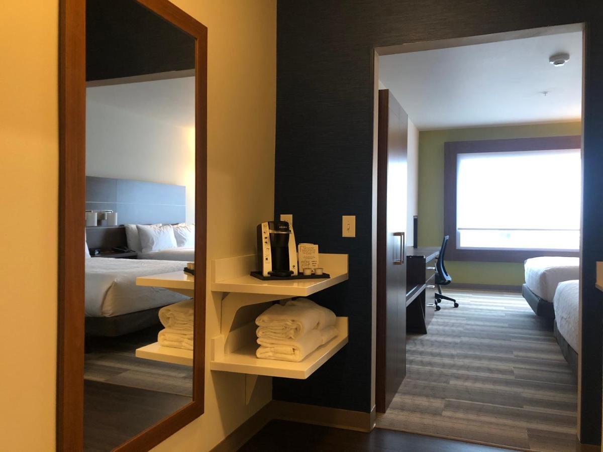 Holiday Inn Express & Suites - Madison West - Middleton By Ihg Extérieur photo