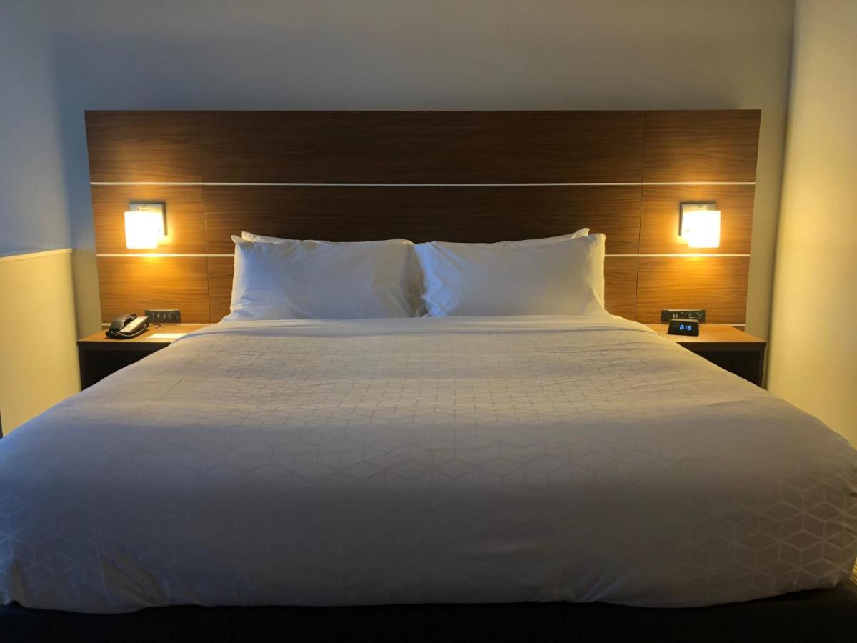 Holiday Inn Express & Suites - Madison West - Middleton By Ihg Extérieur photo