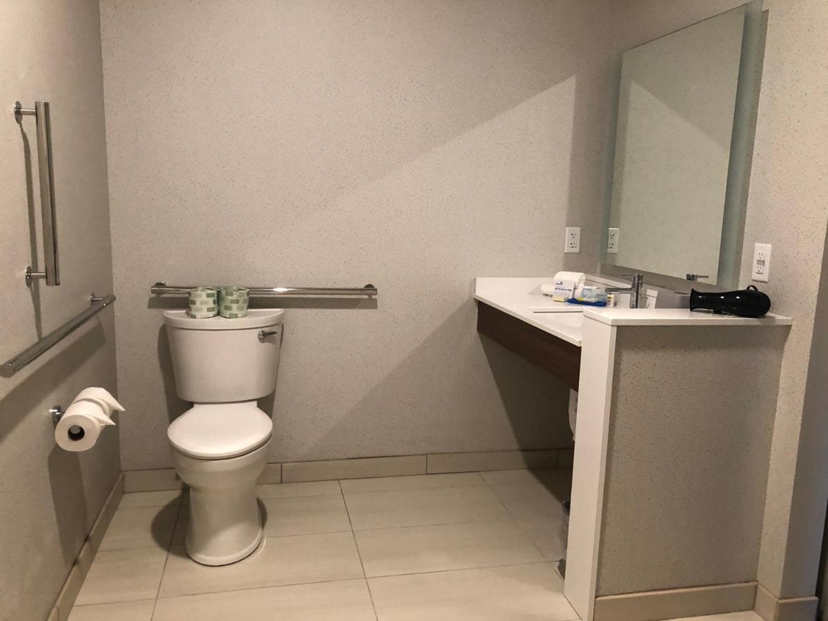 Holiday Inn Express & Suites - Madison West - Middleton By Ihg Extérieur photo