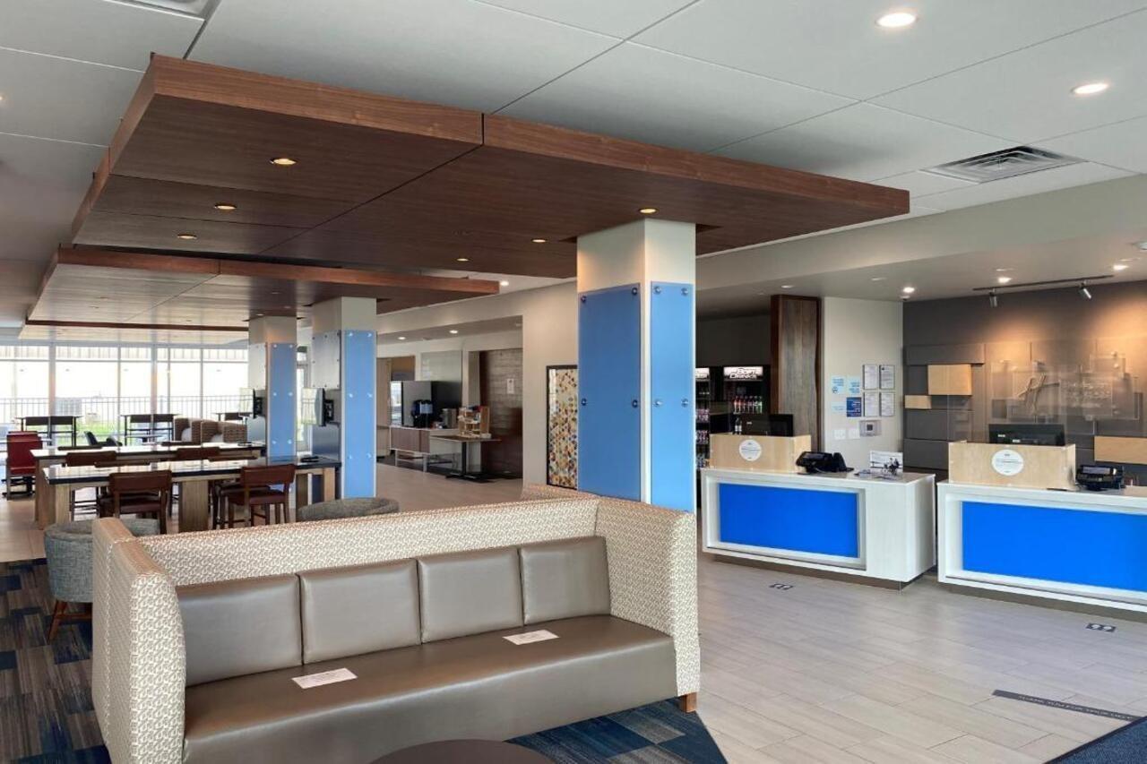 Holiday Inn Express & Suites - Madison West - Middleton By Ihg Extérieur photo