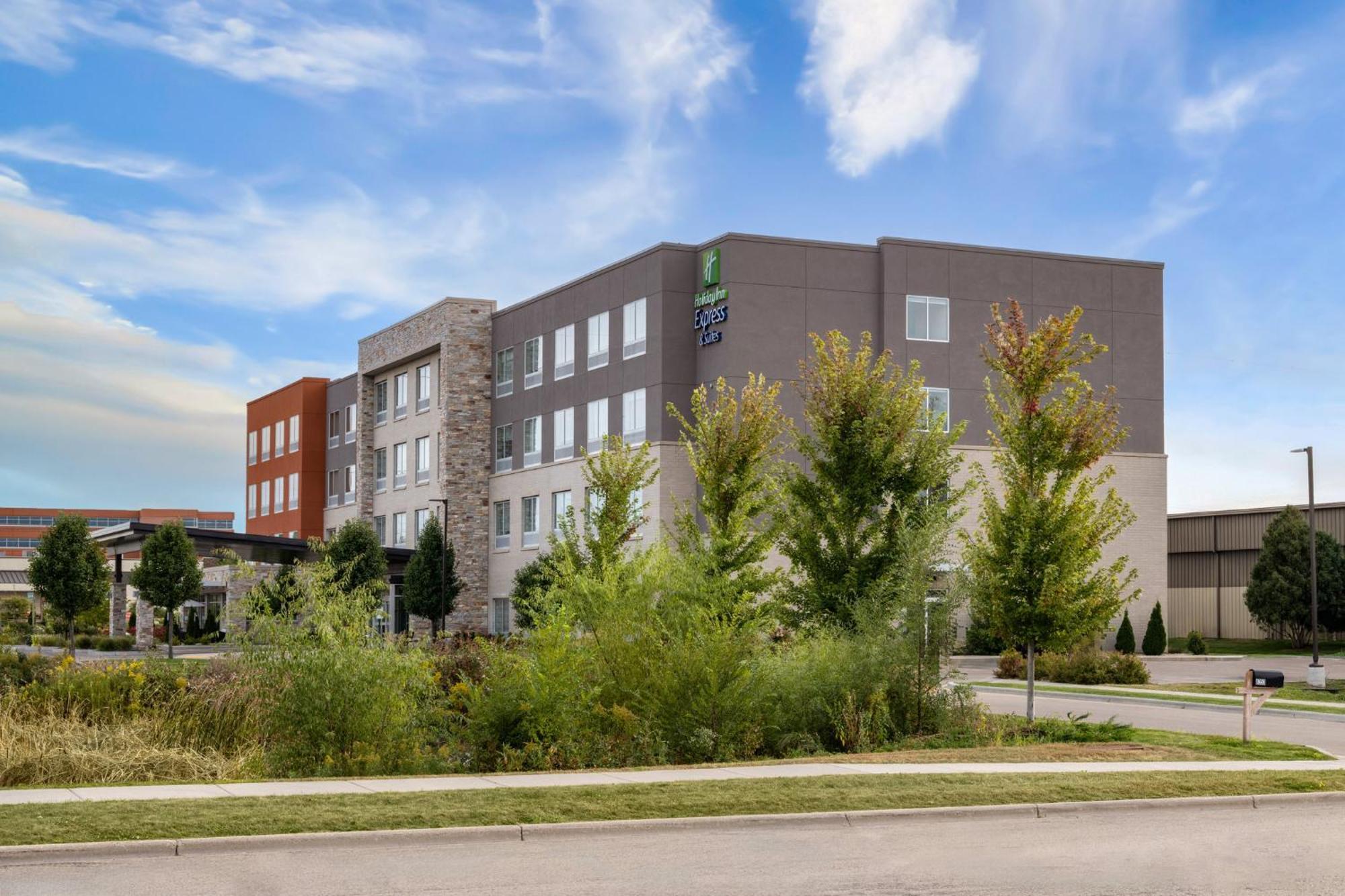 Holiday Inn Express & Suites - Madison West - Middleton By Ihg Extérieur photo